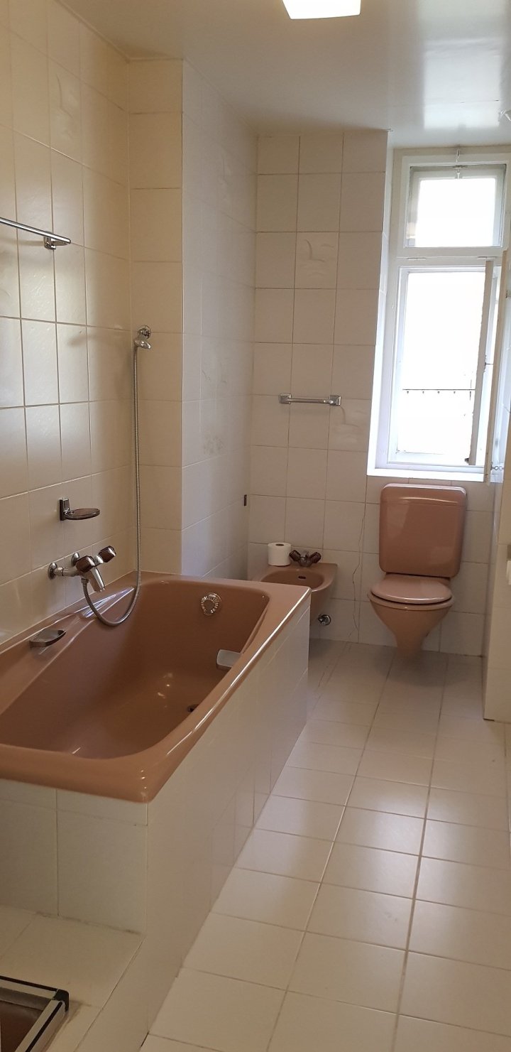 Midi 19  Le Locle, Neuchâtel,  NE 2400 CH
