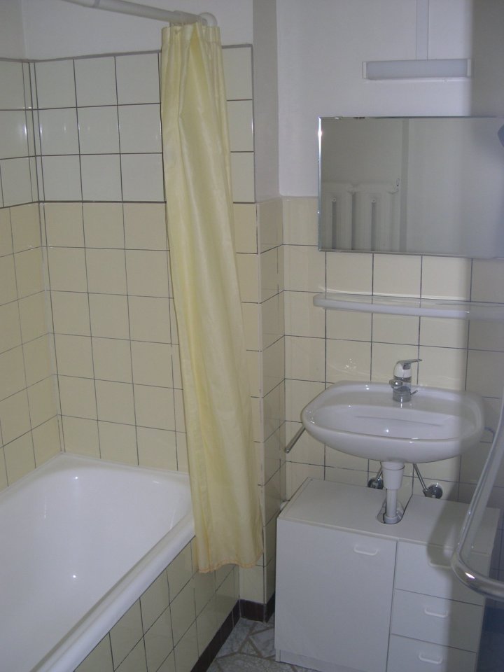 Midi 17a  Le Locle, Neuchâtel,  NE 2400 CH